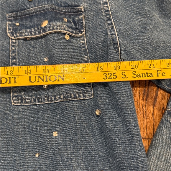 Embellished cropped Denim Jacket, raw hem. Rhinestones - Picture 9 of 10